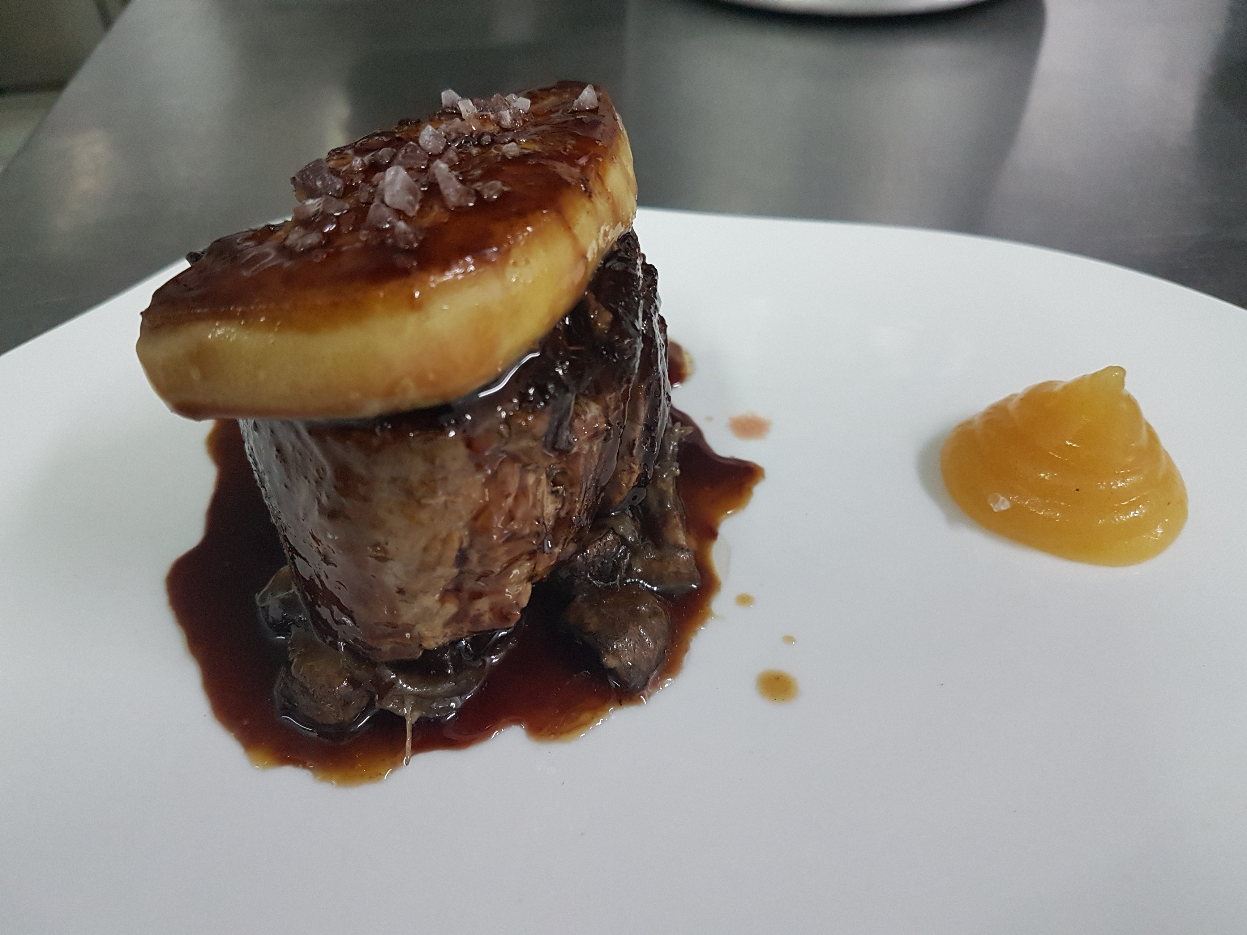 Filet de vedella del Ripollès amb salsa d'oporto i escalopa de foie