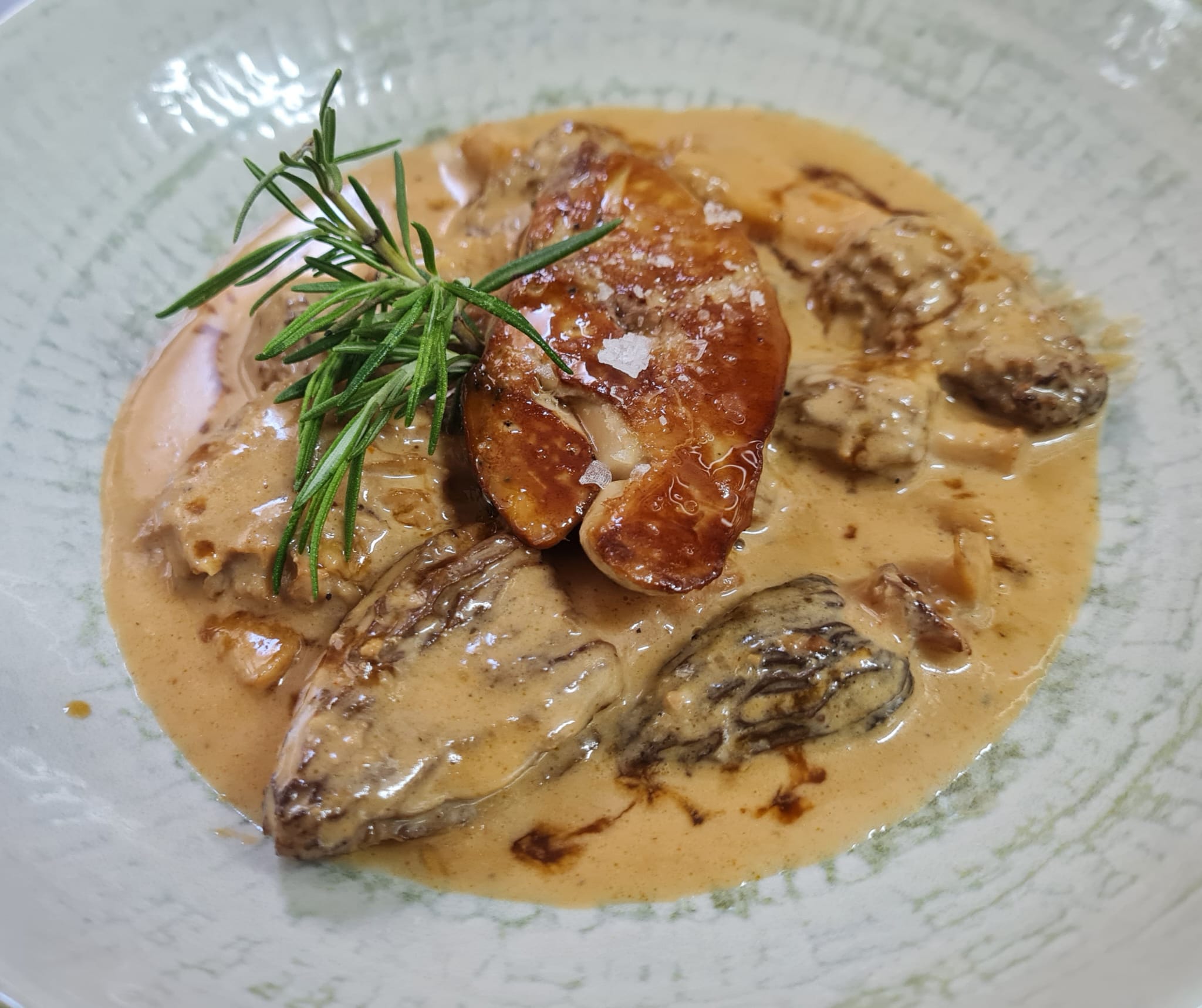 Múrgoles a la crema amb foie