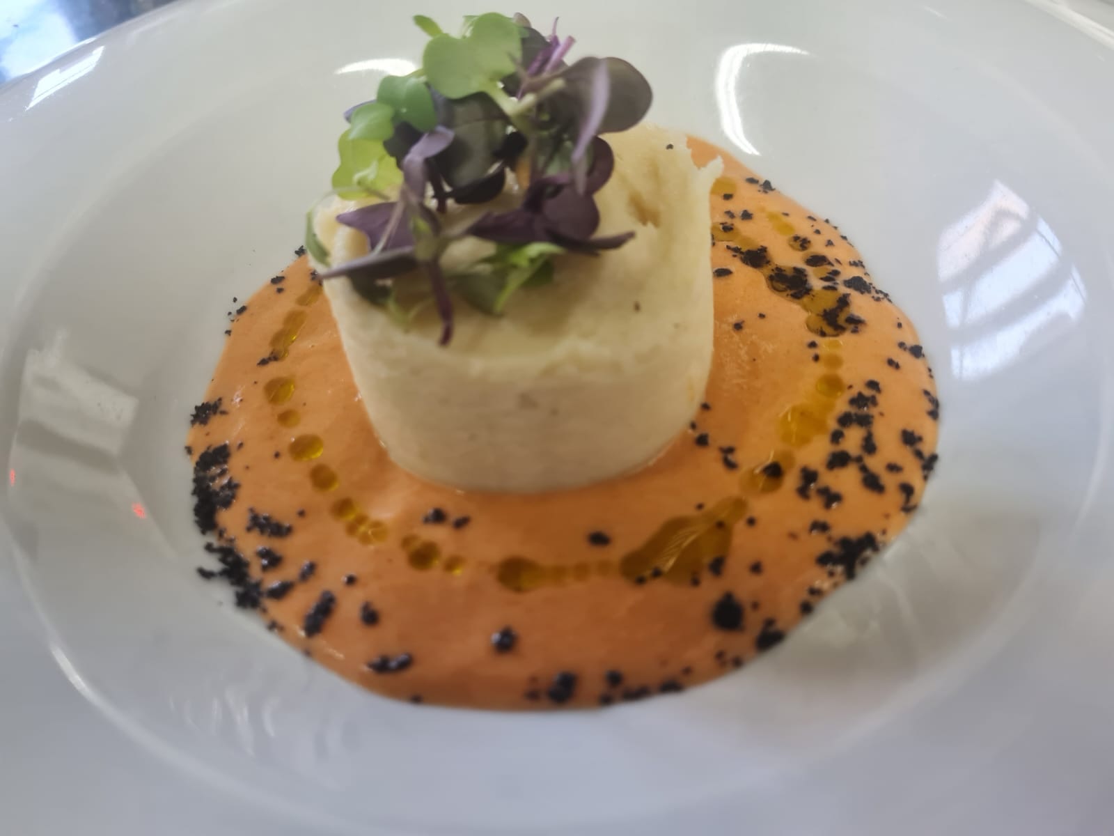 Brandada de Lluç amb crema de pebrots del piquillo escalivats